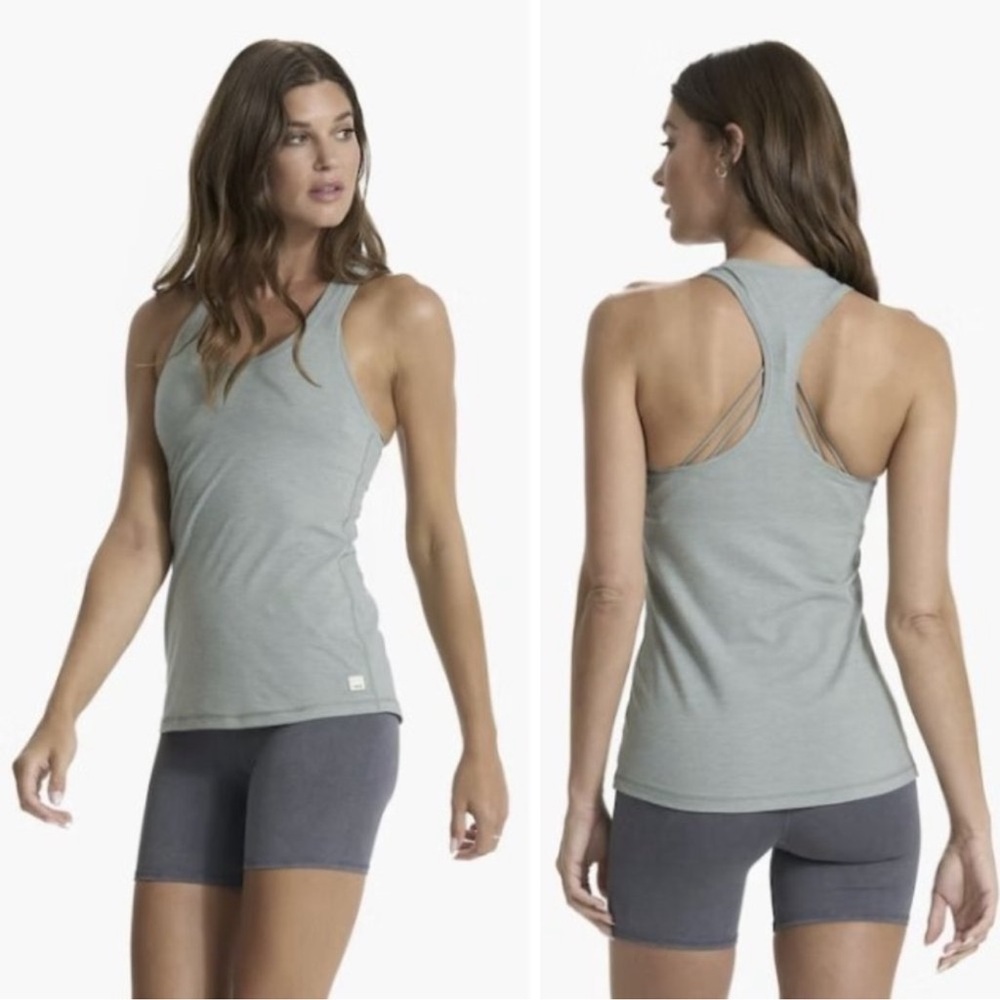 NWOT Vuori Lux Performance Racerback Tank in Platinum Heather Gray Women’s Large